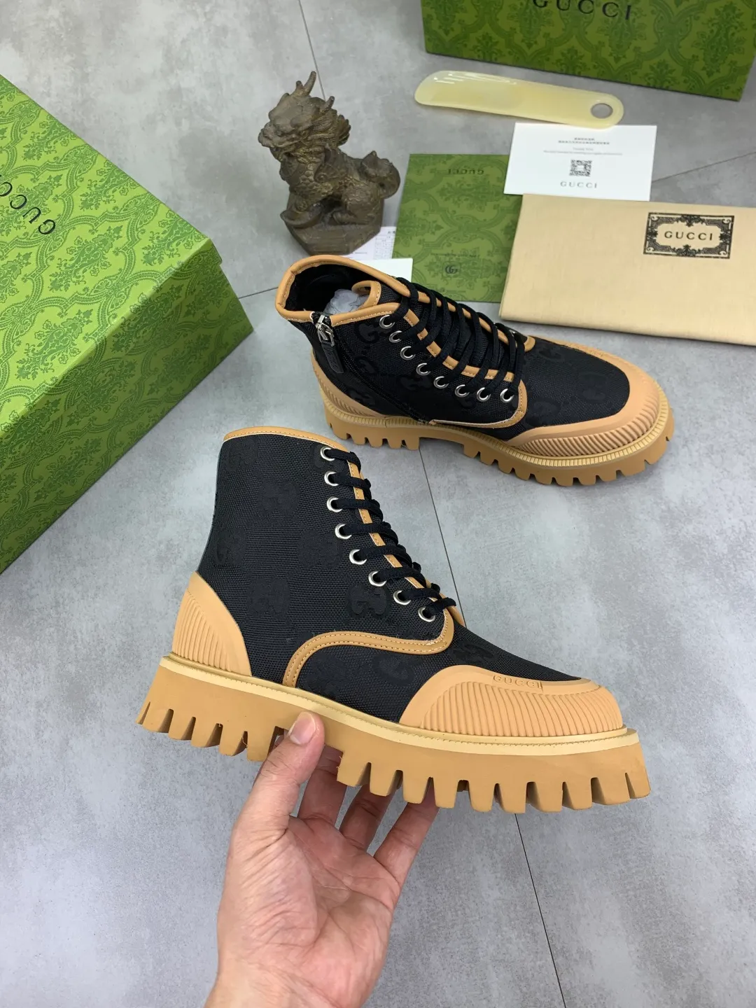 Men's Men's Shoes 💰P500 💰【New Style】 Gucci lazy slip-on couple 🧑‍🤝‍🧑 style high-top leather shoes hot selection (Gucci GUCCI) official website latest Gucci lazy 🎁 leather shoes, hot style 💥 style is simple and elegant, exclusive for trendy men. Unique official website latest brand original double G pressure Floral elements👑Original Gucci decoration, fashionable and elegant, the fabric is original calfskin with double G denim✅fully imported soft sheepskin lining, the official website specifies wear-resistant lightweight foam business outsole, the classic model is taken in real life🎬Number of yards: 36-46 Various colors available